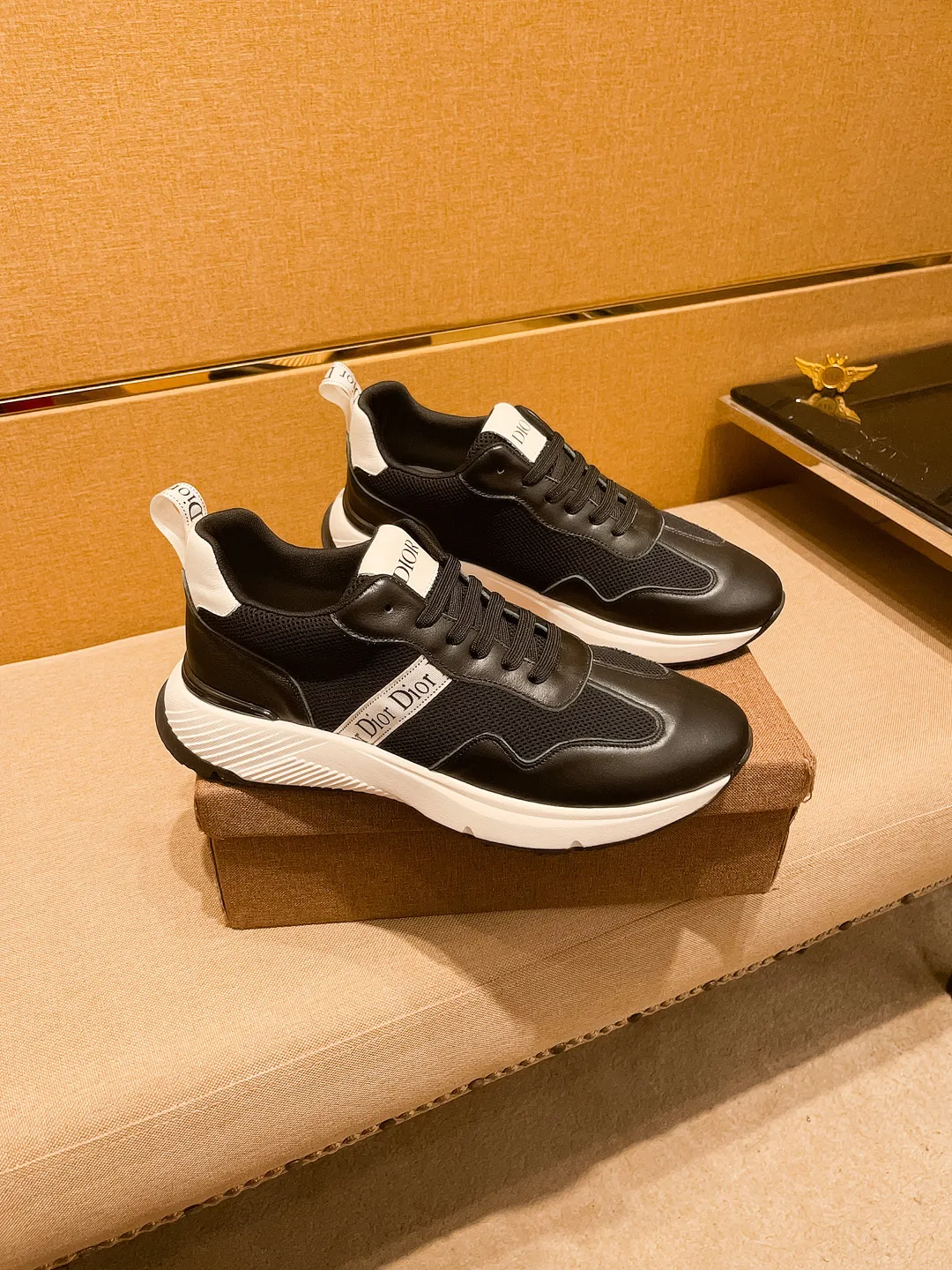 🚘🚘Factory batch 460💰🔥[Dior]🔥Men's high-end brand of shoes official website 1:1 latest masterpiece: the upper is made of Italian imported first-layer cowhide with a comfortable and breathable lining➕original non-slip and wear-resistant outsole🔥, making walking more convenient and comfortable! An exclusive new model, a stunning work, a beautiful 1:1 replica [color] compared to the official quality! Create a fashionable personality to set off your uniqueness! A must-have for trendy men! Classic🔥Size: 38-44 Color: 🔥 2⃣️colors available🔥